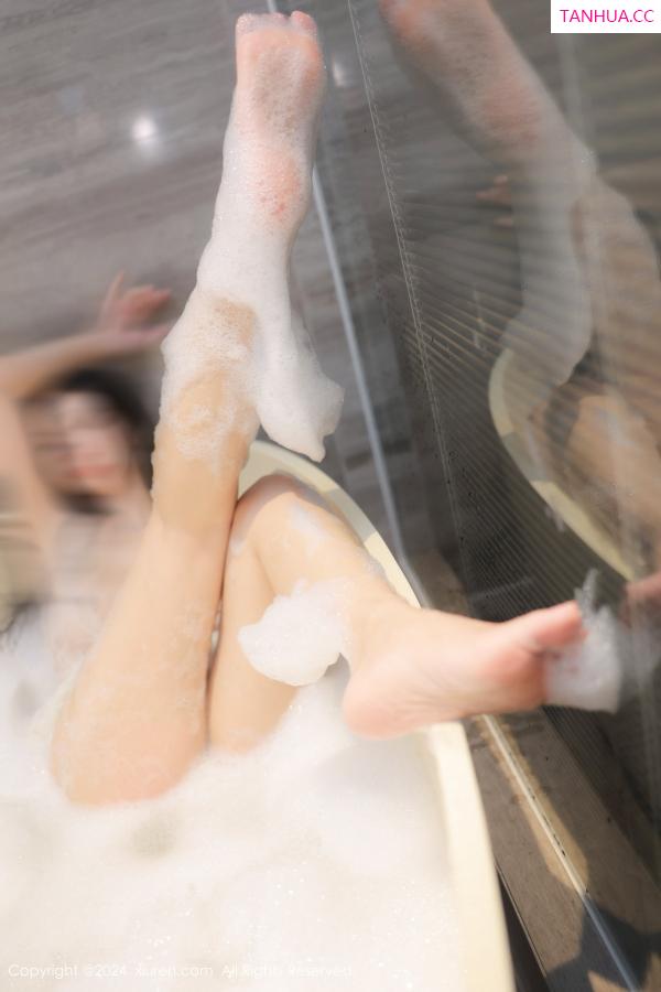 小蛮妖  [XiuRen]高清写真图 2024.09.09 No.9132 小蛮妖Yummy 私房浴室第79张图片